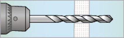 Borrbit av metall delvis insatt i en borrmaskin, med skiss av borrhål i bakgrunden.