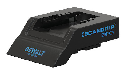 Adapter i svart plast med texten "SCANGRIP CONNECT" och "DEWALT compatible" tryckt i vitt och blått.