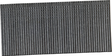 Staplade dyckertspikar i metall, organiserade i parallella rader.