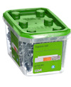 Transparent plastbehållare med grönt lock innehållande 100 stycken 6/50/60 expresspikar från ESSVE; lämpade för betong och tegel.