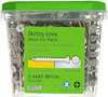 Plastburk med skruvar, etikett med text: "Skirting screw Yellow Zinc Plated, 3,4x45 White, Pcs 250, ESSVE".
