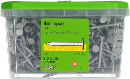 Transparent låda med grönt lock innehållande 1200 takspikar, märkt "Roofing nail FZV 2,5 x 35".