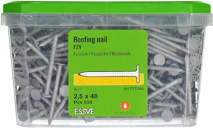 Plastlåda med galvaniserade pappspik, etikett med text: "Roofing nail, FZV, Wood, 2,5 x 40, Pcs 500, Art 7727248".