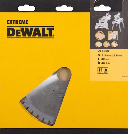 Förpackning med DeWalt sågklinga DT4320, 216mm x 2.6mm, 30mm, 48 tänder, 2 HW.