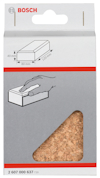 Förpackning med Bosch slipkloss, tydliga mått 80x40x30 mm, illustration av hand som håller klossen.
