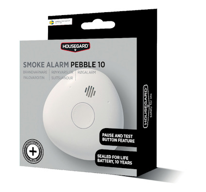Förpackning med Housegard Pebble 10 brandvarnare. Text: "Smoke Alarm Pebble 10," "Pause and Test Button Feature," "Sealed for Life Battery, 10 Years."